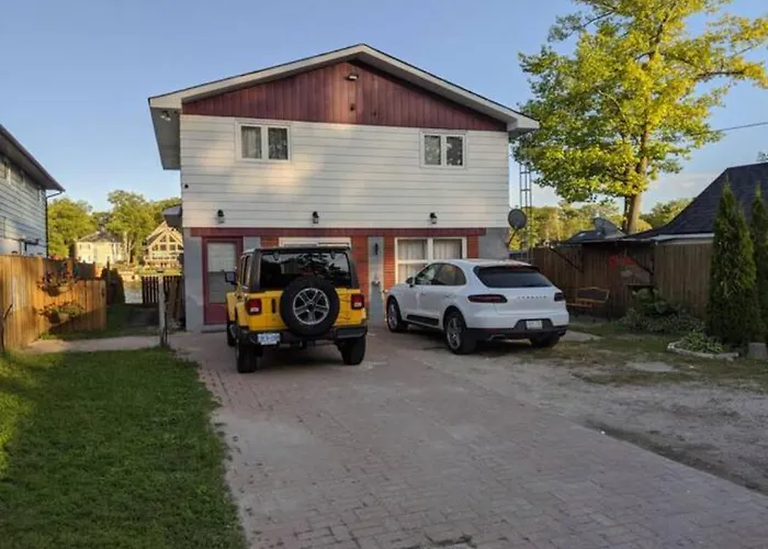 Cottage With River Front & Minutes Away From Beach