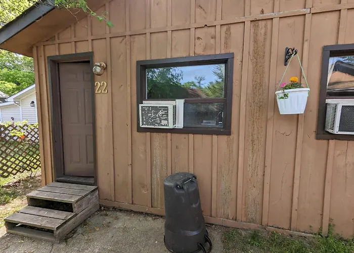 Tiny Wood Cottage 22