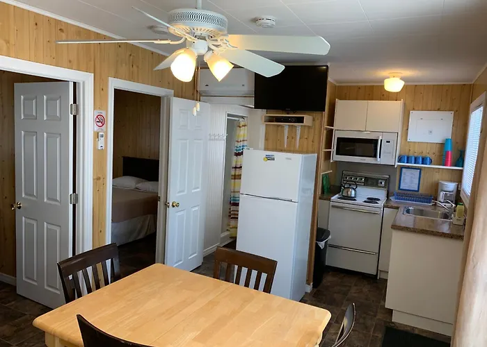 Wu Wu'S Cabins